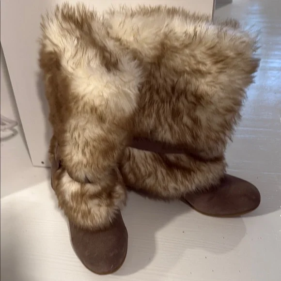 Faux Fur Winter Boots with Bow - Picture 2 of 5
